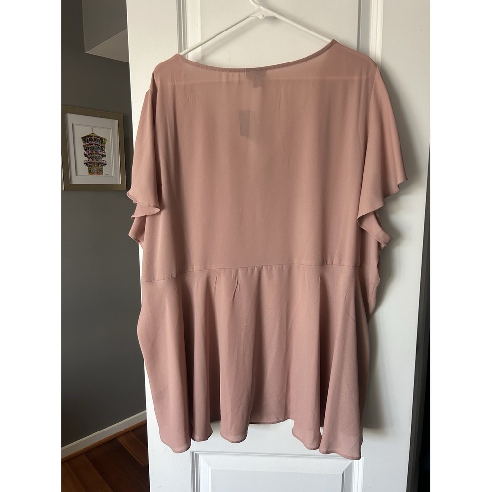 NWT Torrid Blush Pink Peplum Babydoll VNeck Short Sleeve Top Blouse Size 4 - Picture 2 of 6